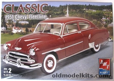 AMT 1/25 1951 Chevrolet Fleetline Special 2 Door Fastback, 38274 plastic model kit